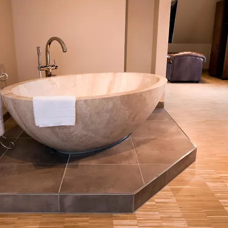 Cavallestro Deluxe 4* Kitzingen